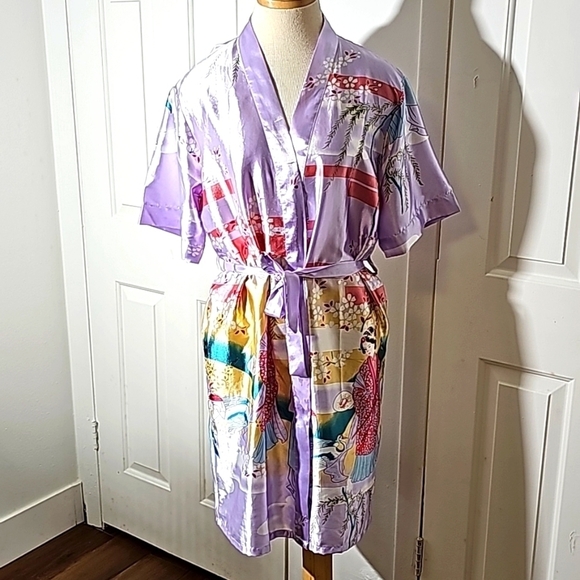 Youjia lavender satin Asian robe. Beautiful shade and print in a large. - Picture 1 of 7